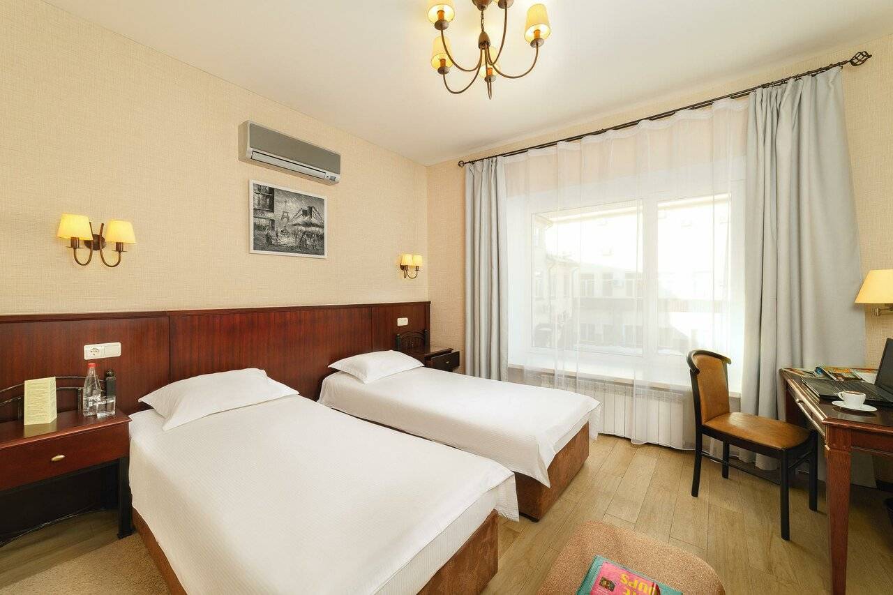 Номер стандарт с 2 односпальными кроватями (мансарда)